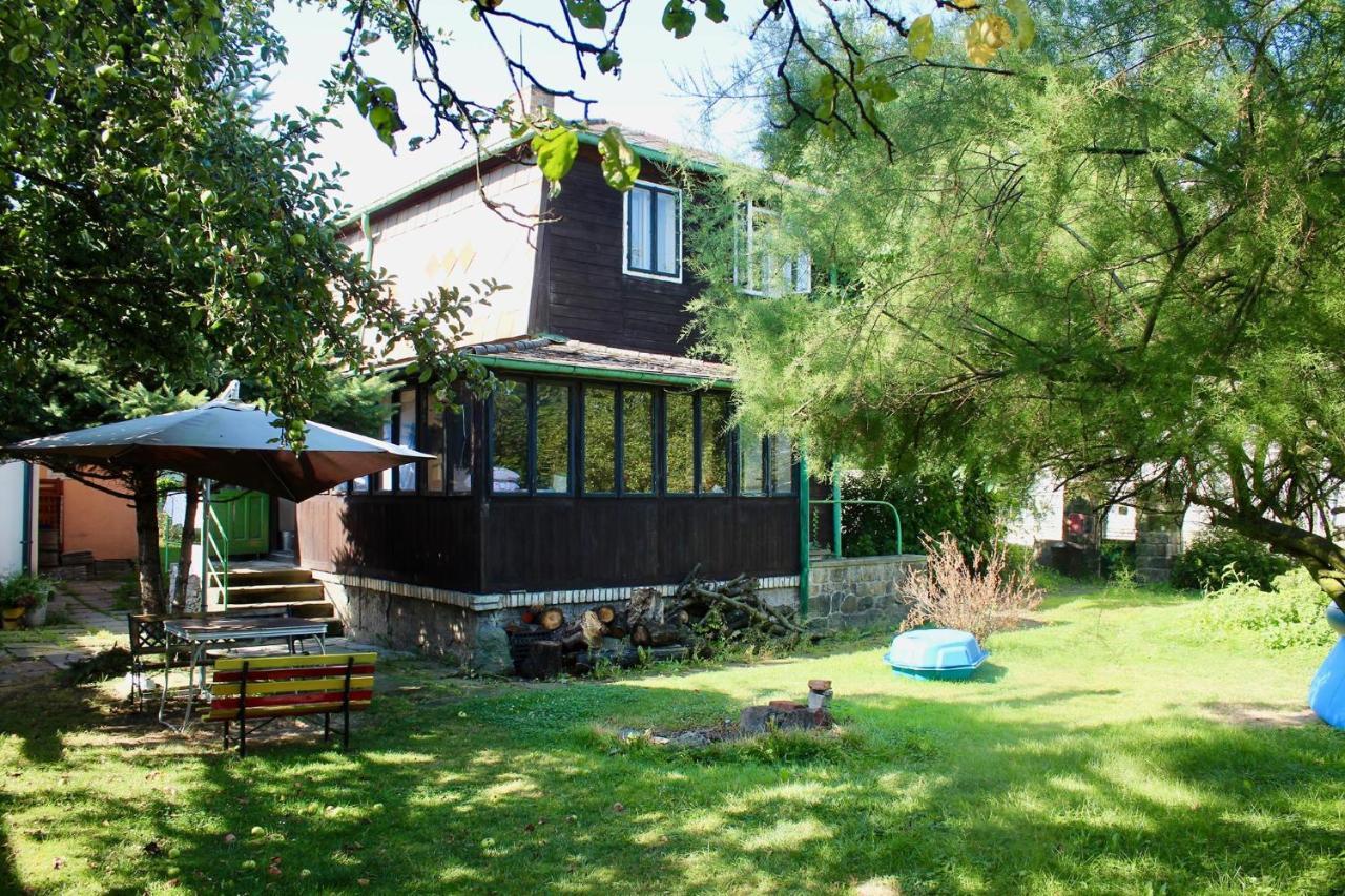 Old Summer House With Renovated Bathroom Praga Exterior foto