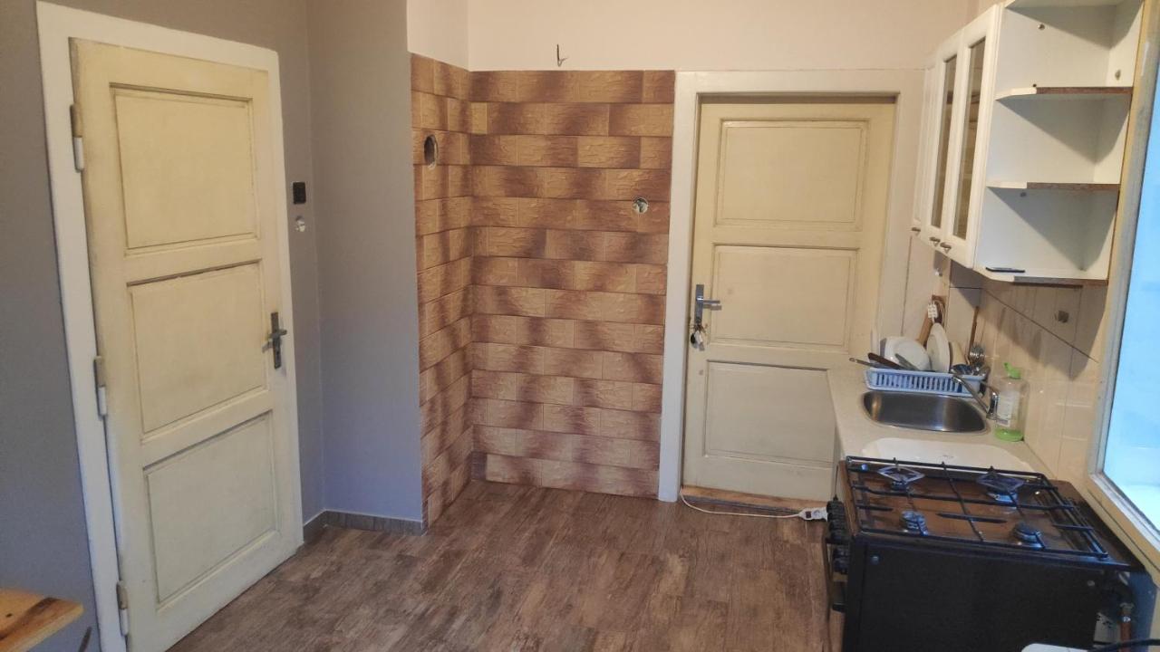 Old Summer House With Renovated Bathroom Praga Exterior foto